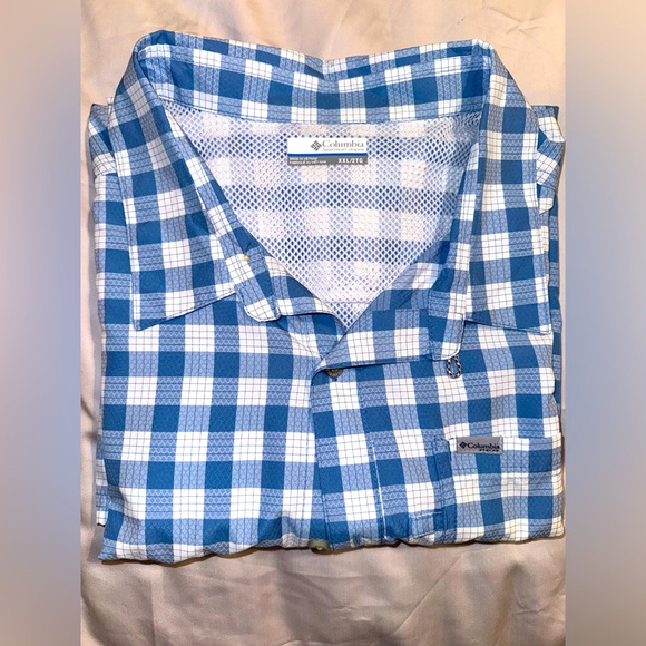 Men’s Columbia Short Sleeve Casual Button Down Shirt - Picture 3 of 3